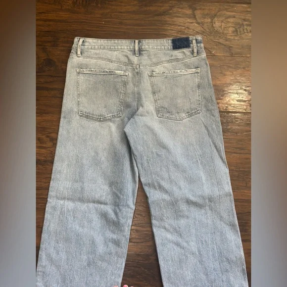 NWT relaxed straight low rise distressed jeans - Picture 7 of 7